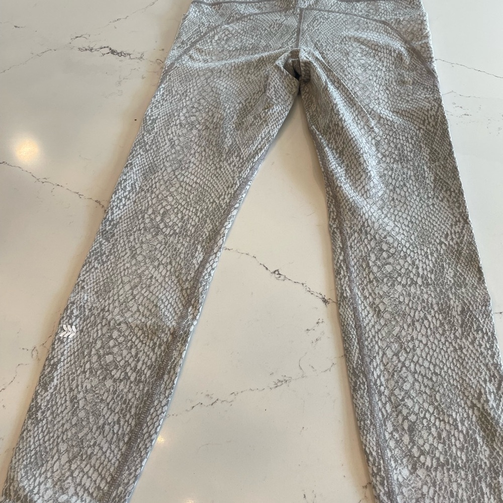 All In Motion Gray Patterned Apparel - image 2